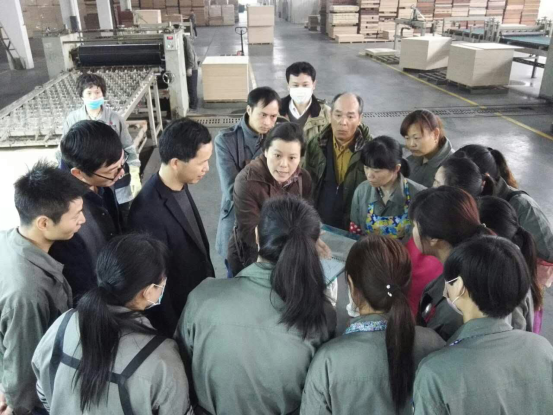 人人争做精益生产师                               —复合车间精益生产项目推进侧记